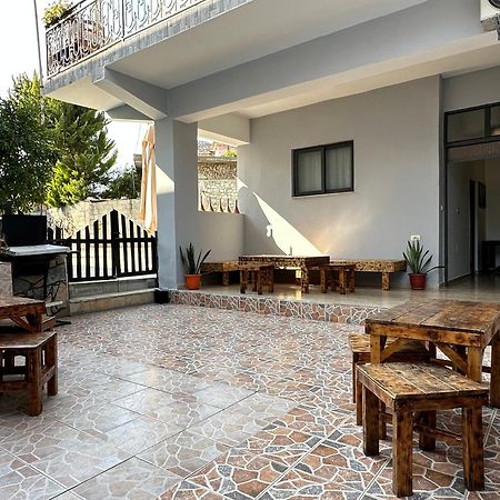 Hanna'S Hostel Berat Bagian luar foto
