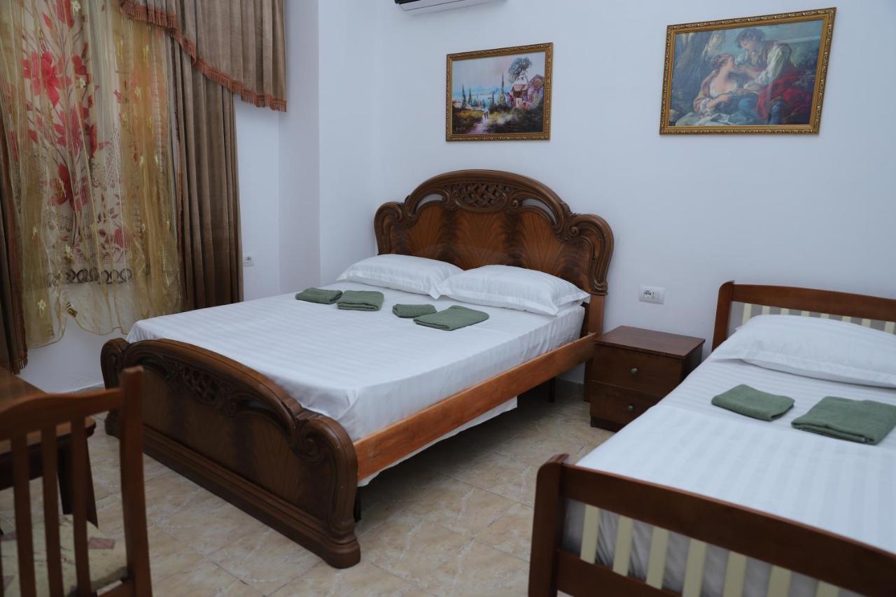Hanna'S Hostel Berat Bagian luar foto